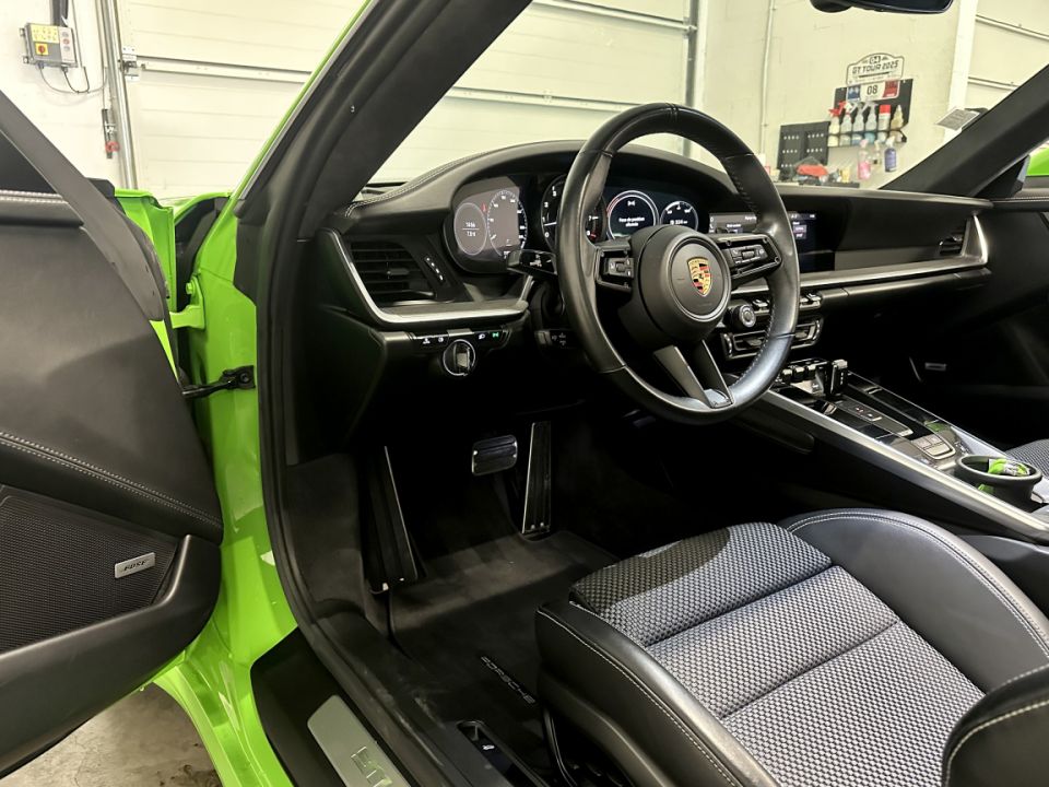 PORSCHE 911 CARRERA S 911 Carrera 4S Cabriolet 3.0i 450 PDK  - Le Hangar Bordelais - image 18