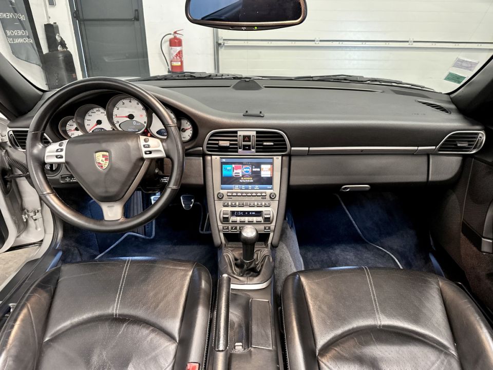 Porsche 911 Carrera S Cabriolet 3.8i - Performance et Élégance - 53 990 € - image 9