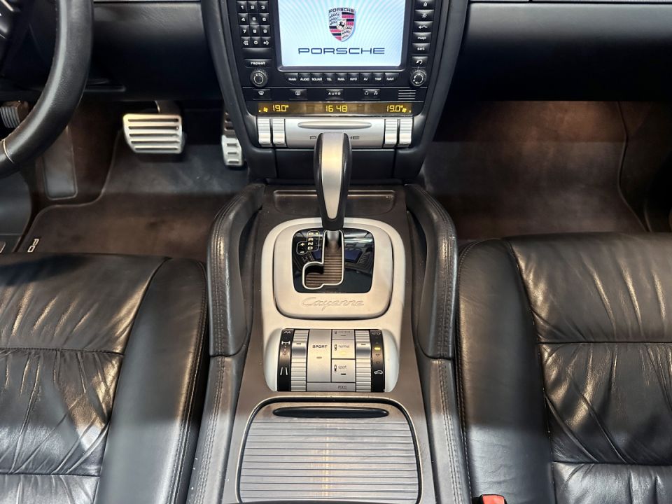 PORSCHE CAYENNE S V8 4.8 385ch S Tiptronic - Le Hangar Bordelais - image 22