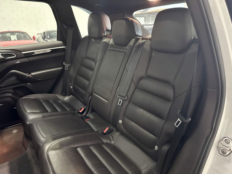 Porsche Cayenne S E-Hybride V6 3.0 416 ch Tiptronic – SUV Blanc - 25 990 € - image 9