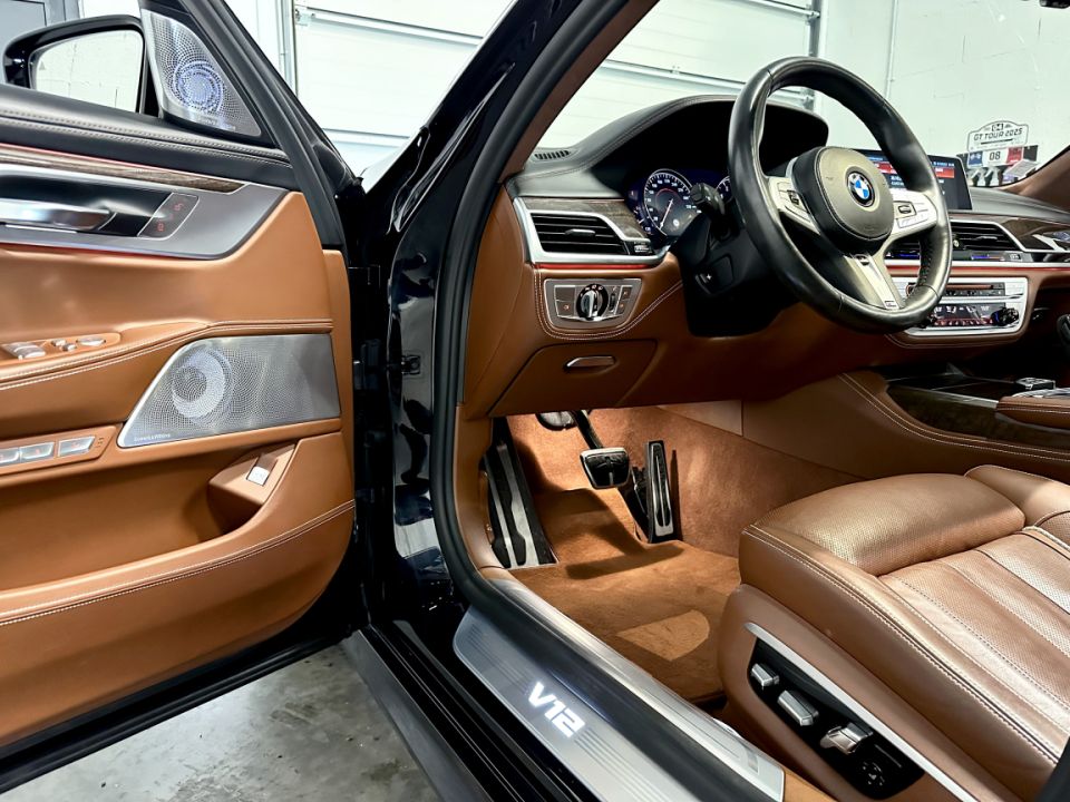 B.M.W. SERIE 7  G12 M760Li V12 6.6 610ch BVA8 xDrive - Le Hangar Bordelais - image 19