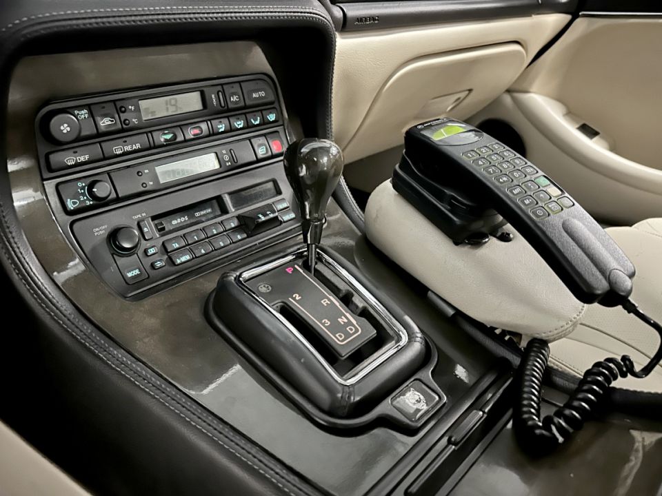 Jaguar XJ6 Sport L6 3.2 219ch BVA4 : Élégance et performance - 13 990 € - image 18