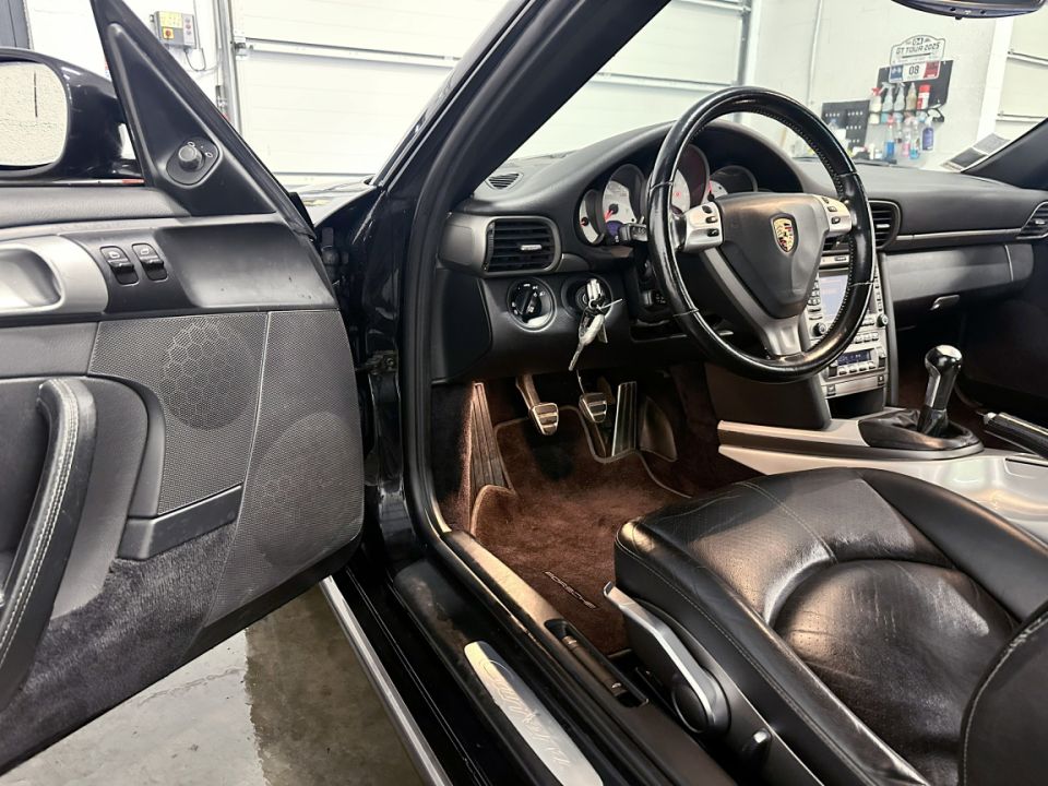 PORSCHE 911 911 Carrera Coupé 3.6i  - Le Hangar Bordelais - image 17