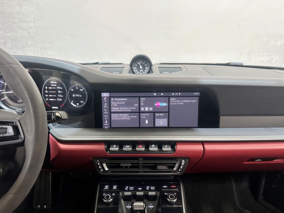 PORSCHE 911 Type 992 Carrera S Coupé 3.0 450ch PDK8 - Le Hangar Bordelais - image 13