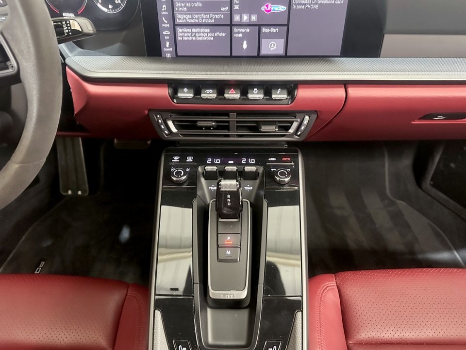 PORSCHE 911 Type 992 Carrera S Coupé 3.0 450ch PDK8 - Le Hangar Bordelais - image 18