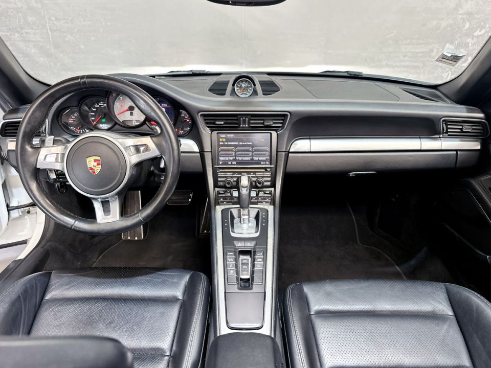 Porsche 911 Carrera 4S Cabriolet 3.8i 400 PDK Blanc Carrara - Transmission intégrale et Pack Sport Chrono - 89 990 € - image 9