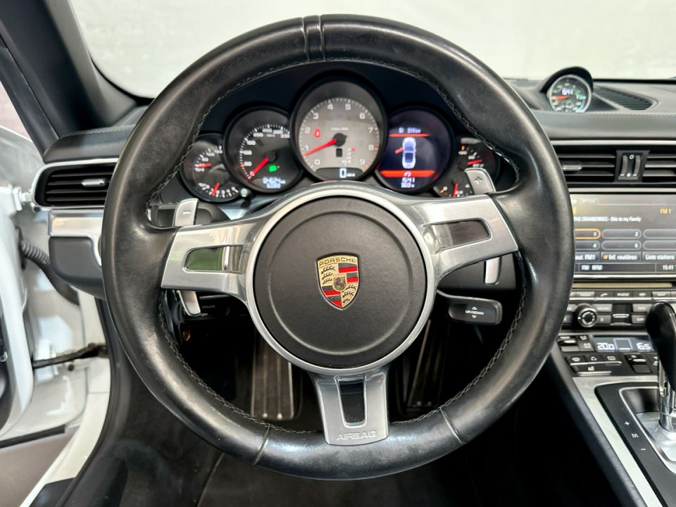Porsche 911 Carrera 4S Cabriolet 3.8i 400 PDK Blanc Carrara - Transmission intégrale et Pack Sport Chrono - 89 990 € - image 11