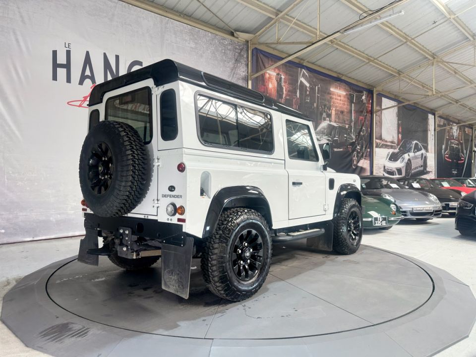 LAND ROVER DEFENDER 90 Hard Top 2.2 TD4 122ch BVM6 - Le Hangar Bordelais - image 8