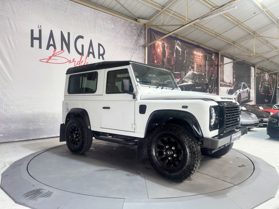 LAND ROVER DEFENDER 90 Hard Top 2.2 TD4 122ch BVM6 - Le Hangar Bordelais - image 12