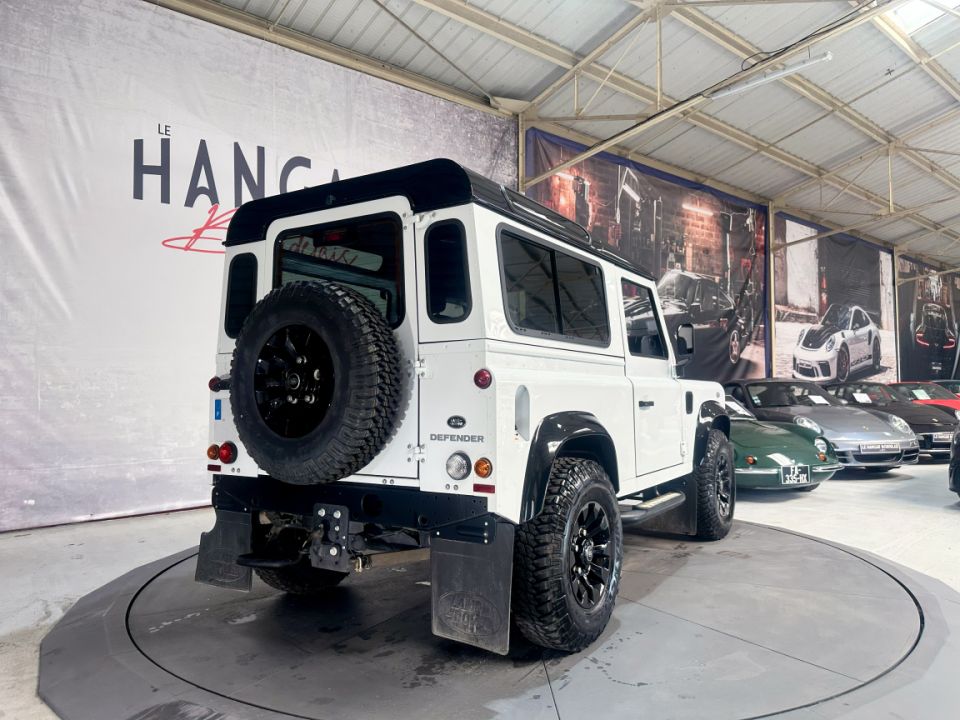 LAND ROVER DEFENDER 90 Hard Top 2.2 TD4 122ch BVM6 - Le Hangar Bordelais - image 18