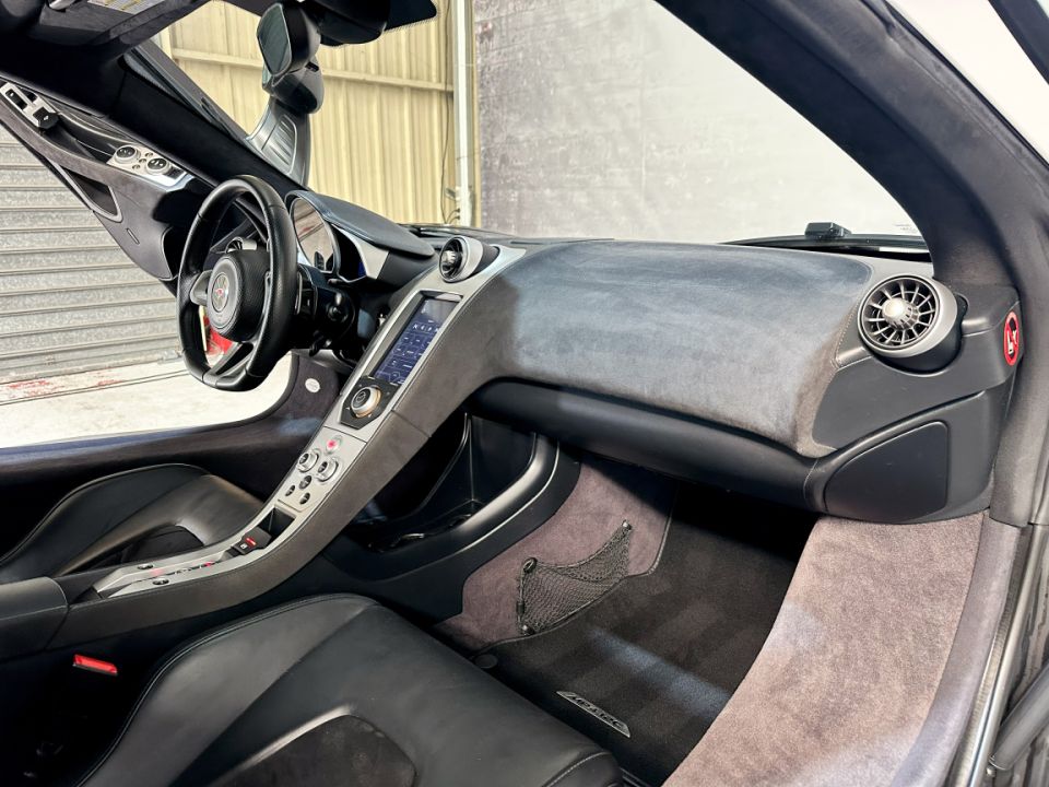 MC LAREN MP4-12C Coupé Phase 2 V8 3.8 625ch BVA7 - Le Hangar Bordelais - image 9