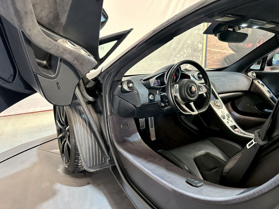 MC LAREN MP4-12C Coupé Phase 2 V8 3.8 625ch BVA7 - Le Hangar Bordelais - image 16