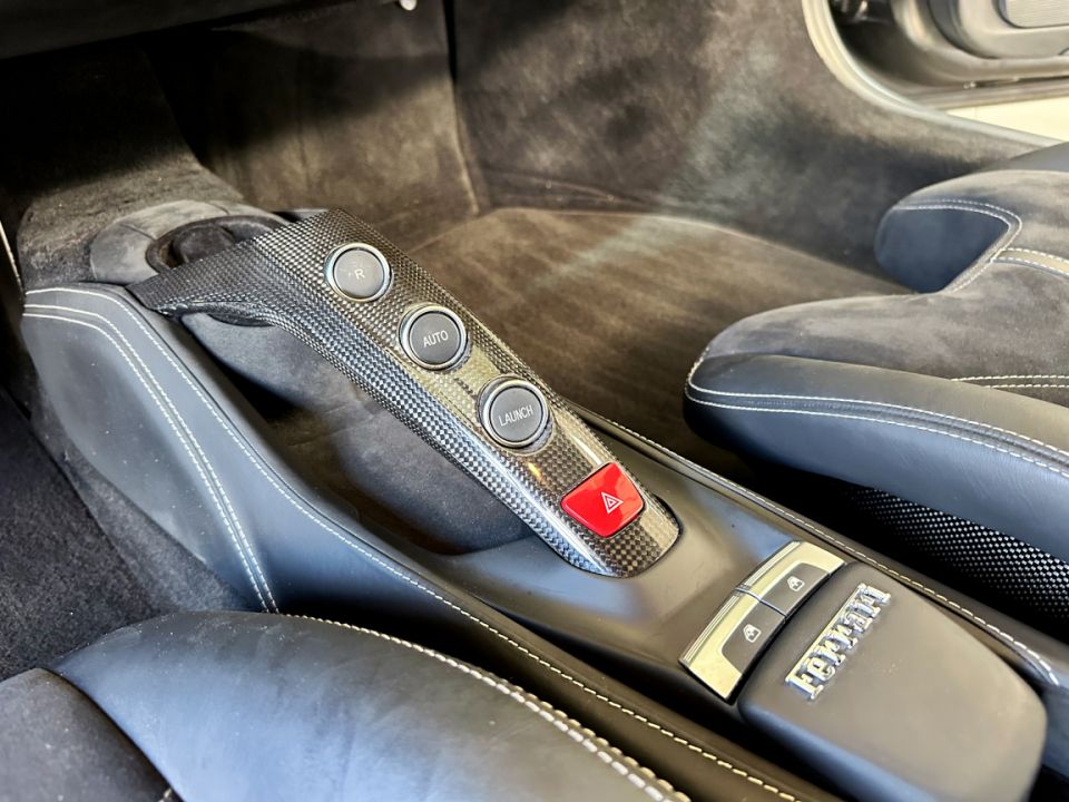 FERRARI 488 GTB V8 Bi-Turbo 3.9 670ch BVA7 - Le Hangar Bordelais - image 11