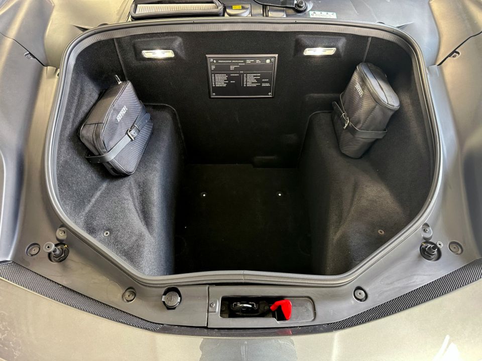FERRARI 488 GTB V8 Bi-Turbo 3.9 670ch BVA7 - Le Hangar Bordelais - image 25