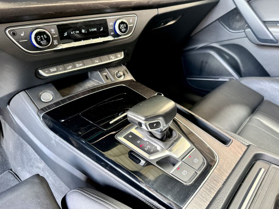 AUDI Q5 SPORTBACK 50 TFSIe 2.0 299ch S-Tronic 7 Quattro AVUS - Le Hangar Bordelais - image 19