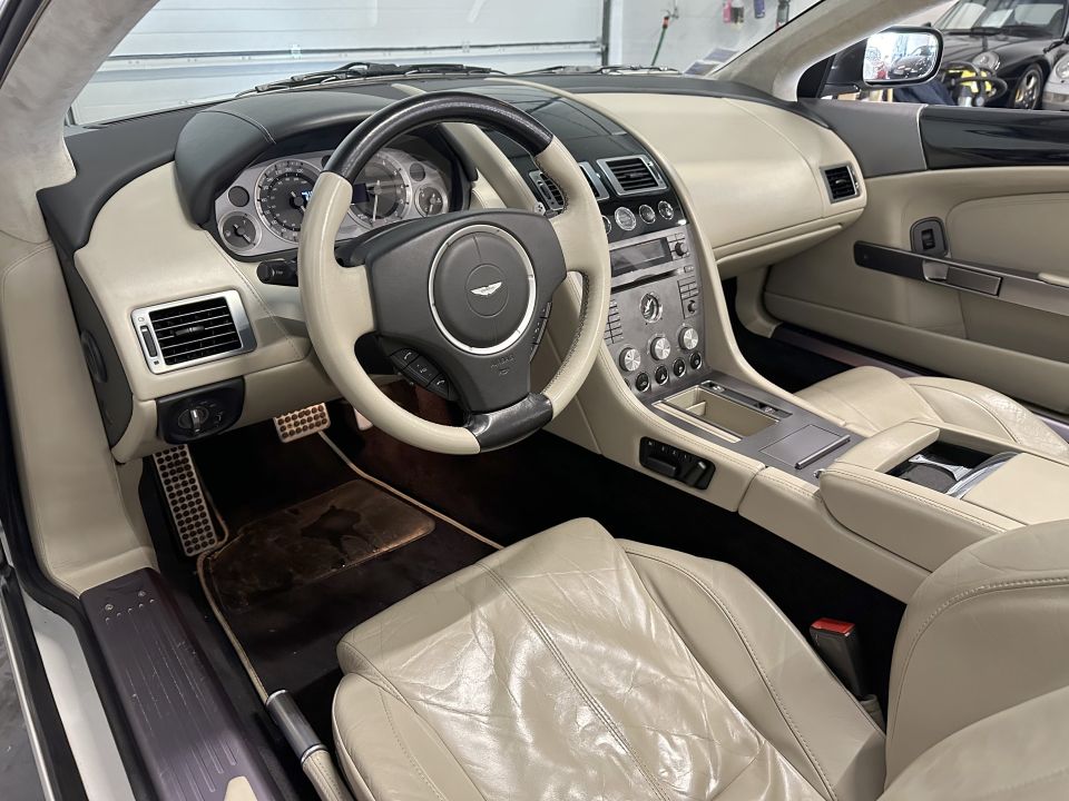 ASTON MARTIN DB9 Volante V12 6.0 455ch Touchtronic - Le Hangar Bordelais - image 1