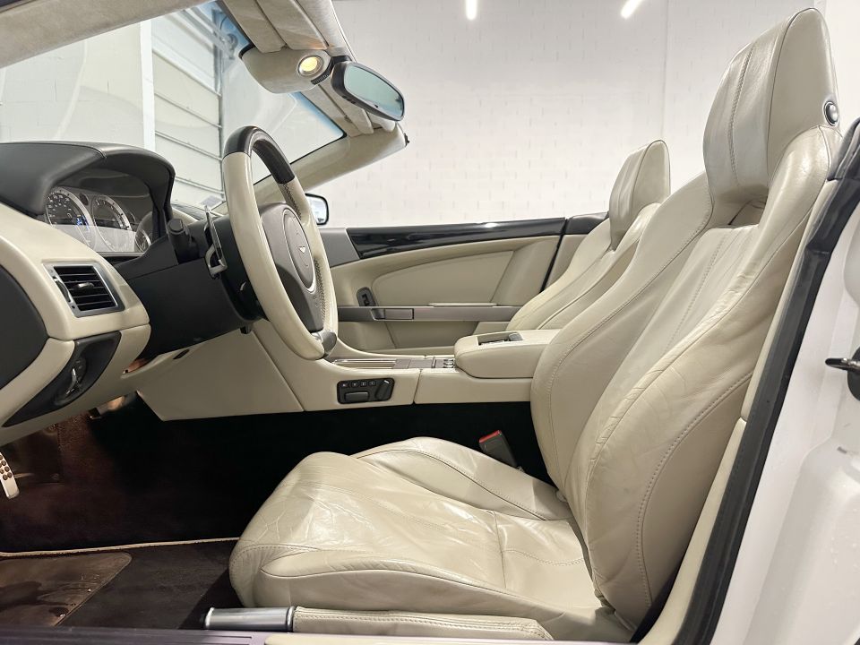 ASTON MARTIN DB9 Volante V12 6.0 455ch Touchtronic - Le Hangar Bordelais - image 5