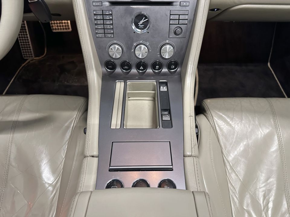 ASTON MARTIN DB9 Volante V12 6.0 455ch Touchtronic - Le Hangar Bordelais - image 13