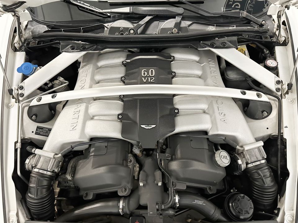 ASTON MARTIN DB9 Volante V12 6.0 455ch Touchtronic - Le Hangar Bordelais - image 19