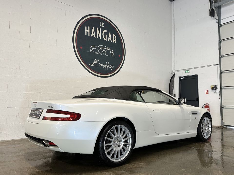 ASTON MARTIN DB9 Volante V12 6.0 455ch Touchtronic - Le Hangar Bordelais - image 18