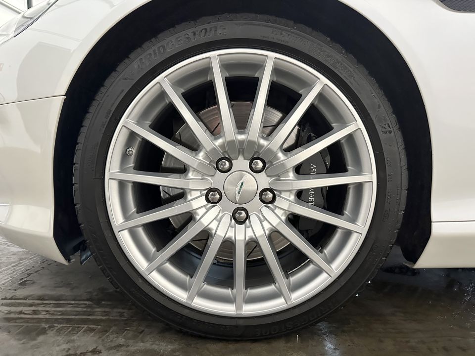 ASTON MARTIN DB9 Volante V12 6.0 455ch Touchtronic - Le Hangar Bordelais - image 15