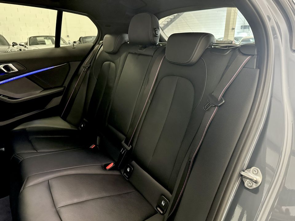 B.M.W. SERIE 1 M135i xDrive 2.0 306ch BVA8 - Le Hangar Bordelais - image 9