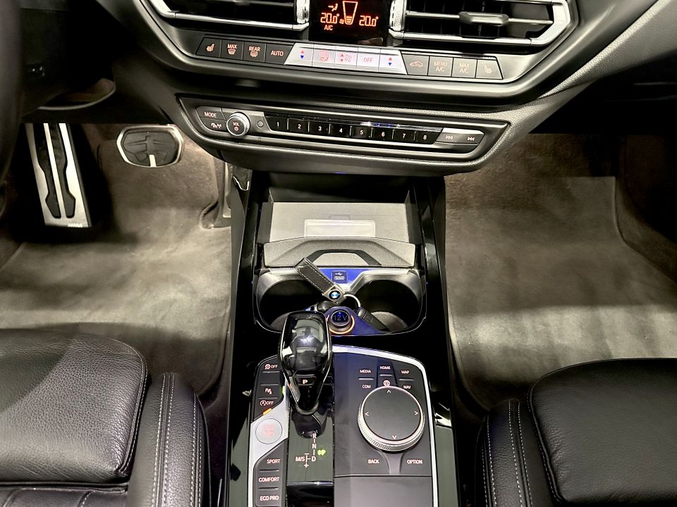 B.M.W. SERIE 1 M135i xDrive 2.0 306ch BVA8 - Le Hangar Bordelais - image 22