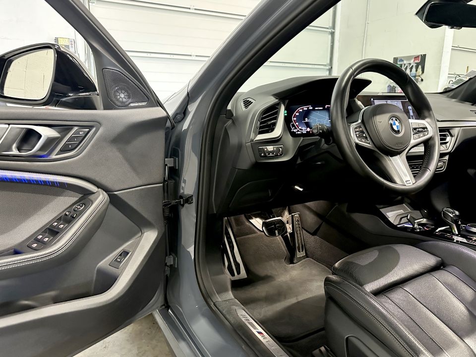 B.M.W. SERIE 1 M135i xDrive 2.0 306ch BVA8 - Le Hangar Bordelais - image 19