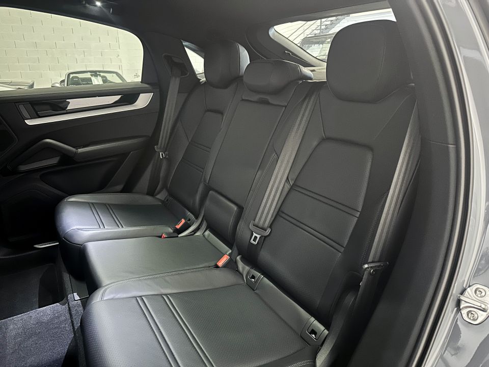 PORSCHE CAYENNE Coupé E-Hybrid V6 3.0 470ch BVA8 - Le Hangar Bordelais - image 9