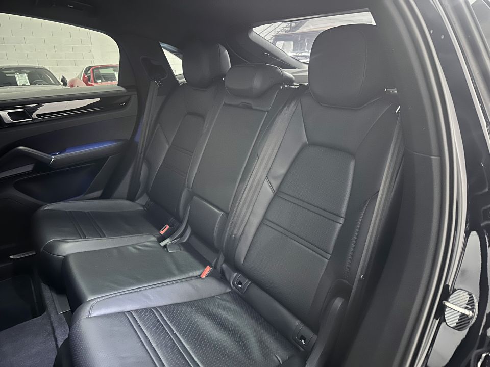 PORSCHE CAYENNE E-Hybride Coupé V6 3.0 462ch Tiptronic8 - Le Hangar Bordelais - image 9