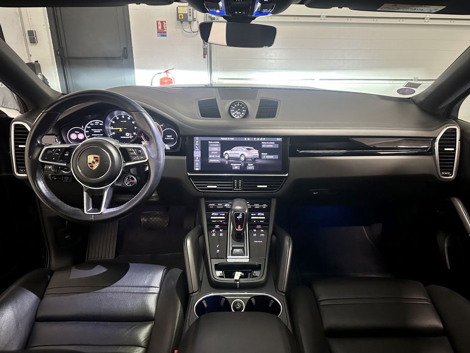 PORSCHE CAYENNE E-Hybride Coupé V6 3.0 462ch Tiptronic8 - Le Hangar Bordelais - image 11