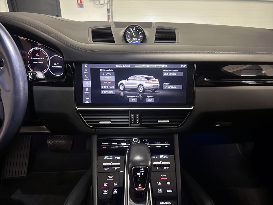 PORSCHE CAYENNE E-Hybride Coupé V6 3.0 462ch Tiptronic8 - Le Hangar Bordelais - image 16