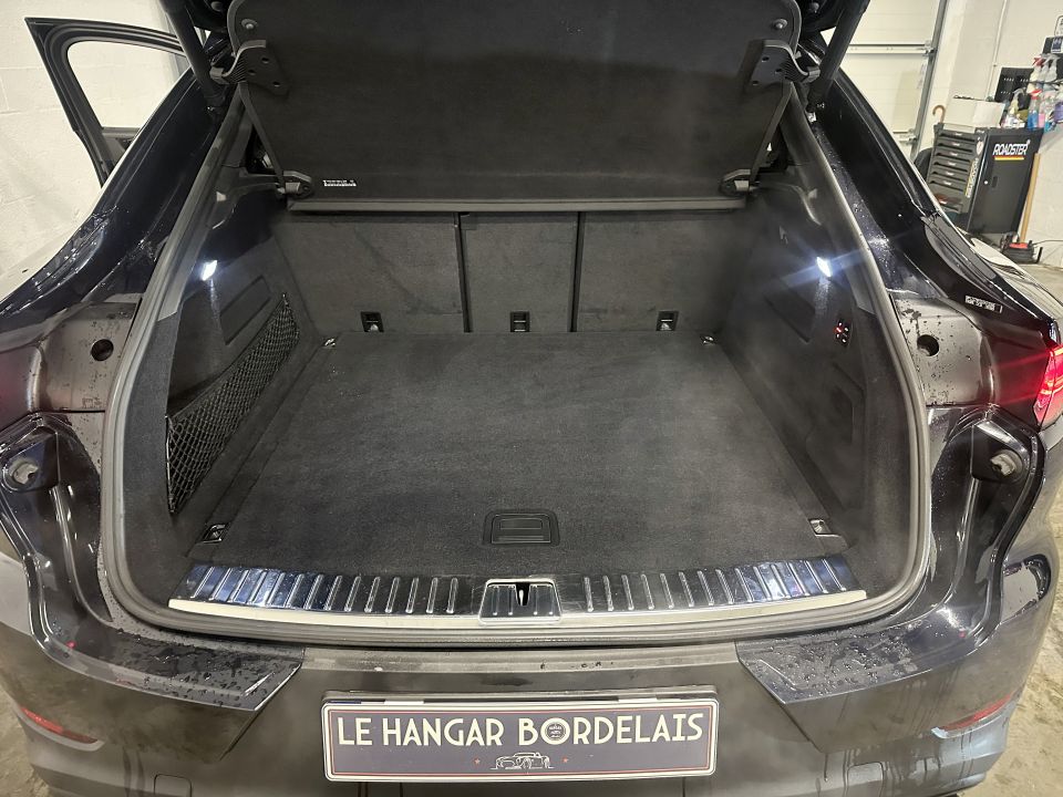 PORSCHE CAYENNE E-Hybride Coupé V6 3.0 462ch Tiptronic8 - Le Hangar Bordelais - image 22