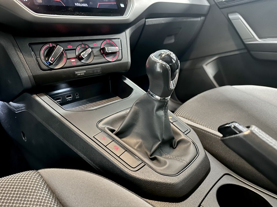 SEAT IBIZA 1.0 MPI 80ch SetS BVM5 Style - Le Hangar Bordelais - image 17